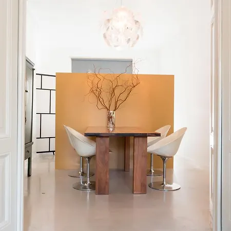 Fancy Delicate Maisonette